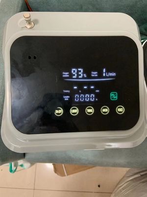 বাড়ির জন্য অক্সিজেন কনসেন্ট্রেটর 1L 7L 93% অক্সিজেন মেশিন